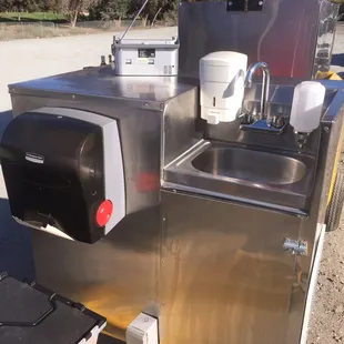 Built in wash station ( actually required by law even for food trucks, but most say that they have a portable one inside)