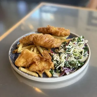 3 PIECE BATTERED FISH & CHIPS