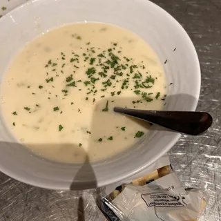 NEW ENGLAND CLAM CHOWDER