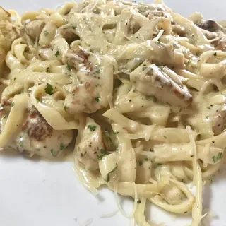 Kid's Creamy Chicken Alfredo