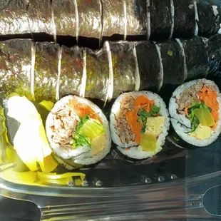 2 rolls of beef kimbap