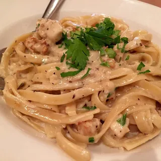 Garlic Cream Fettuccine