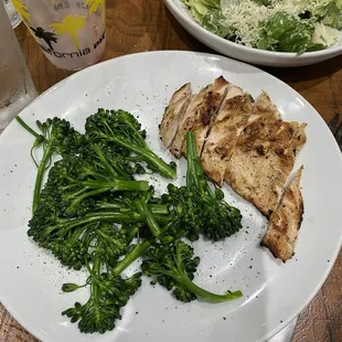 Grilled chicken with broccolini