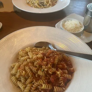 GARLIC CREAM FETTUCCINE