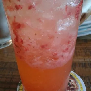 FRESH STRAWBERRY MANGO COOLER