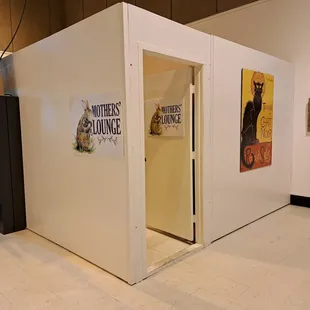 Mother's Lounge in the Cats &amp; Dogs exhibit in 2022