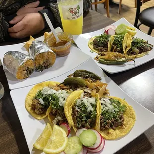 Tacos de asada &amp; carnitas + Asada Burrito