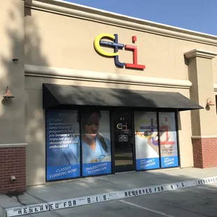 Storefront signs and complte window graphics