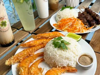 Meet Up Boba Teahouse and Cafe