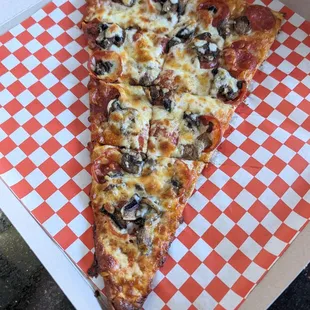 Pepperoni Mushroom Slice