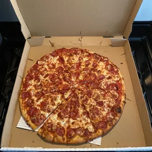 XL pepperoni pizza