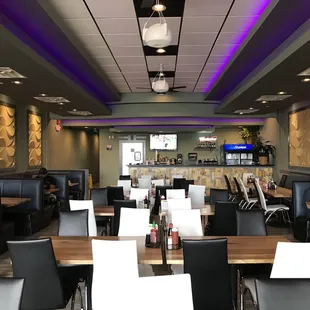 Looking towards the back of the restaurant.