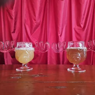 She&apos;s A Beaut Clark [Left Moose] HAZY!! IPA​6.7% ABV​ Big juicy hop aroma and flavor, low bitterness, and malt flavor