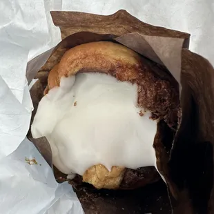 Bonus Schweetz - Free Cinnamon Roll