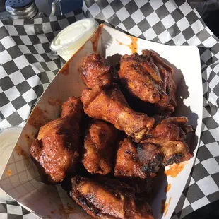 Wingy time ! Best bar wings around IMO