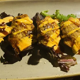 CRISPY SHIITAKE WONTONS