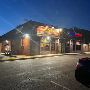 the outside of a restaurant