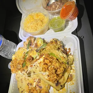 Chorizo con papas Machetes con frijoles en arroz Muy delicioso!