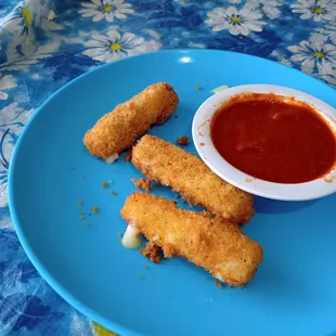 The appetizer; Mozzarella Stix! I highly recommend these.