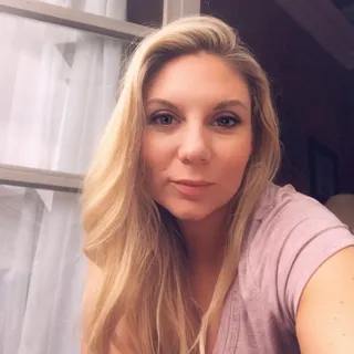 Jeniveve R.