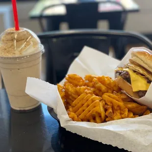 Berserk Burger; Banana Shake