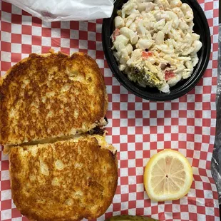 Pax grilled cheese w/crab dip