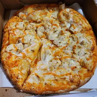 I ordered a pie not realizing today (2/9/23) is National Pizza Day. #SpicyBuffaloChickenPizza #nationalpizzaday