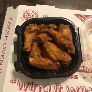 10 Buffalo Wings (Bone-in)
