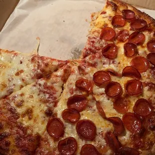 Large Cheese &amp; Pepperoni Pizza