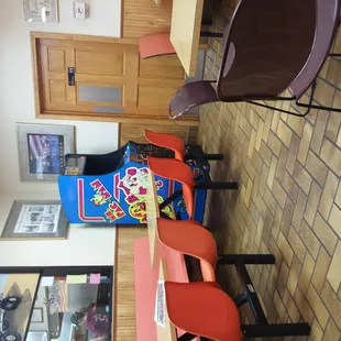 Old fashion Ms. PAC-MAN