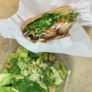 BBQP Sanwiche... with salad = they are almost prefect