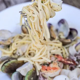 Linguine ala Pescatora Food IG: @nomswithsabs