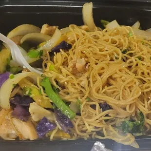 Chicken lo mein