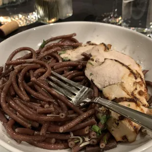 Red Wine Pasta with Garlic Chicken
