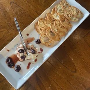 Cherry cheese crostini's