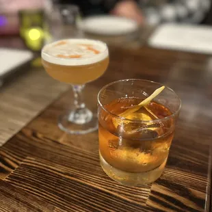 Fireplace Sour (one of their low alcohol selections) and the Voodoo Carré. I recommend the Carré if you like Old Fashioneds.