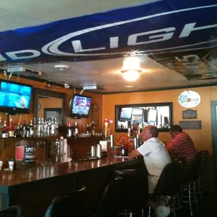 Interesting little place... one of the only options for a cold beer and wings on a Sunday...