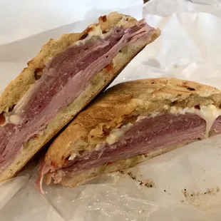 Muffuletta sandwich