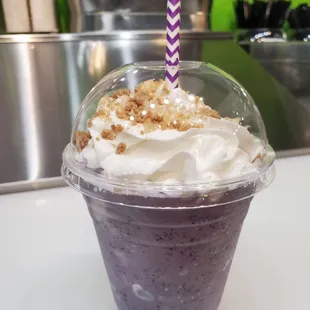 Blueberry muffin shake