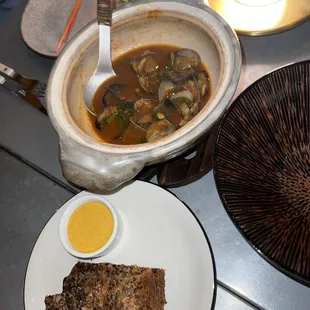 Steamed Clams a La Bouillabaisse