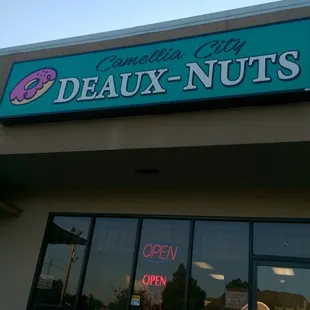 New name, new sign, same great tasting deaux-nuts and beautiful smiles.