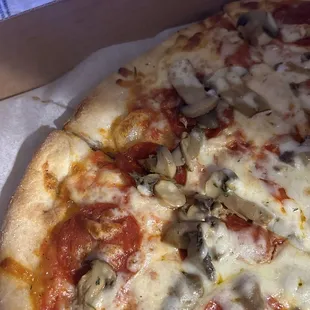 Nothing but sauce close to the crust