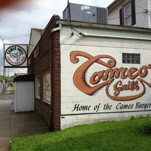 Behold the Cameo