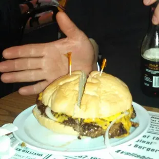 The one pound cameo burger!