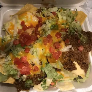 Nachos with delicious cheese sauce