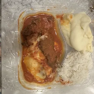 O pior parmegiana que já vi. Além da apresentação horrível e frio, o gosto era terrível. Nunca peça nesse restaurante.