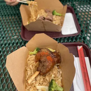 S5. Lamb Shank Noodles 五香羊腿盖面 $18