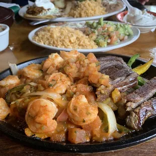 Mar y Tierra (comes with your choice of either corn or flour tortillas)