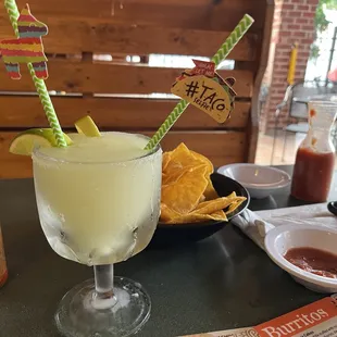 drink, nachos