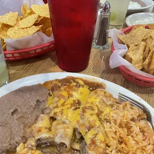 Carne guisada enchiladas